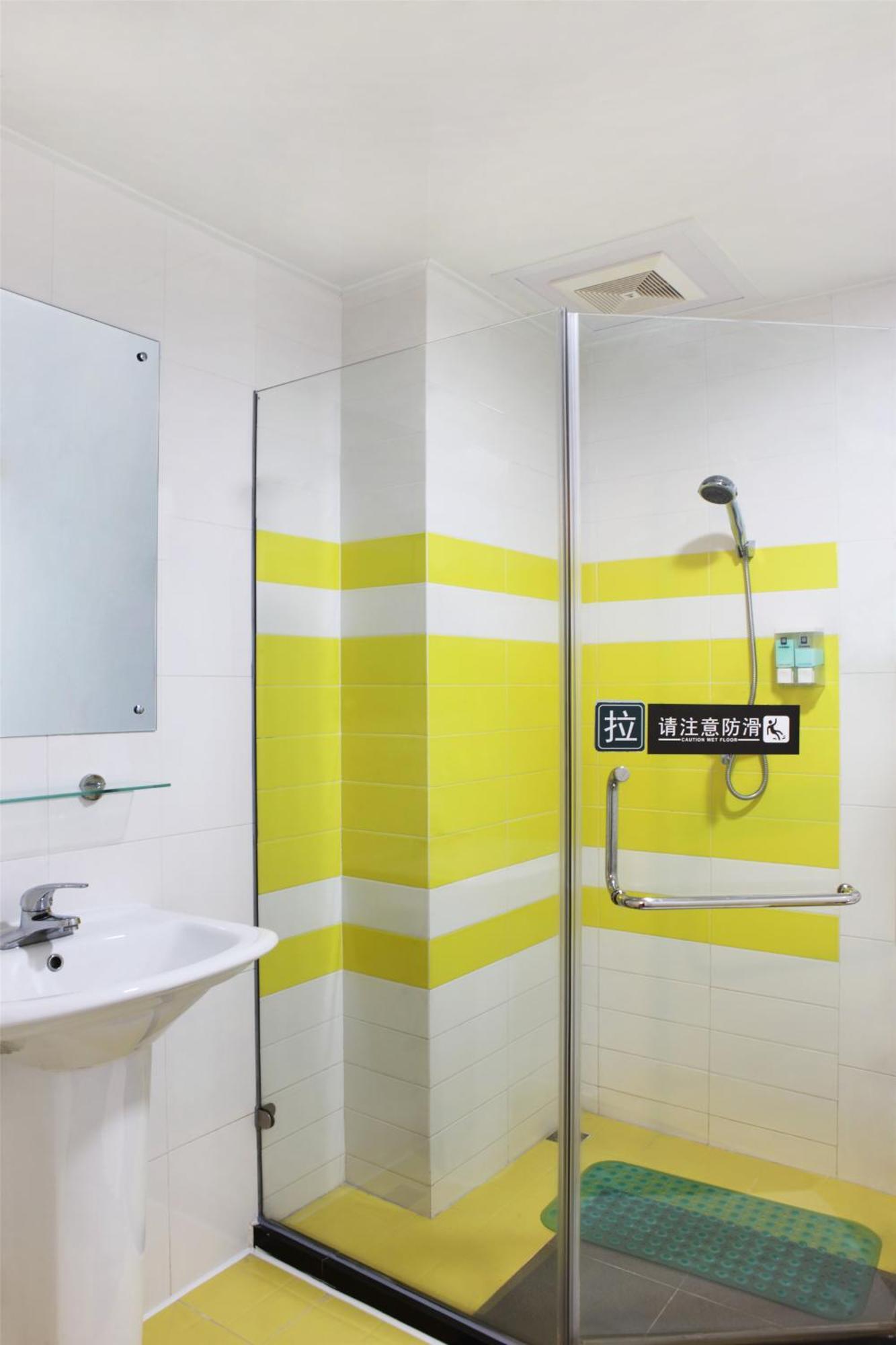 7Days Inn Guangzhou Zhongda North Gate Square Екстер'єр фото